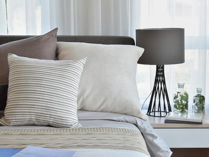 Nieuw bed en toebehoren kopen.v1