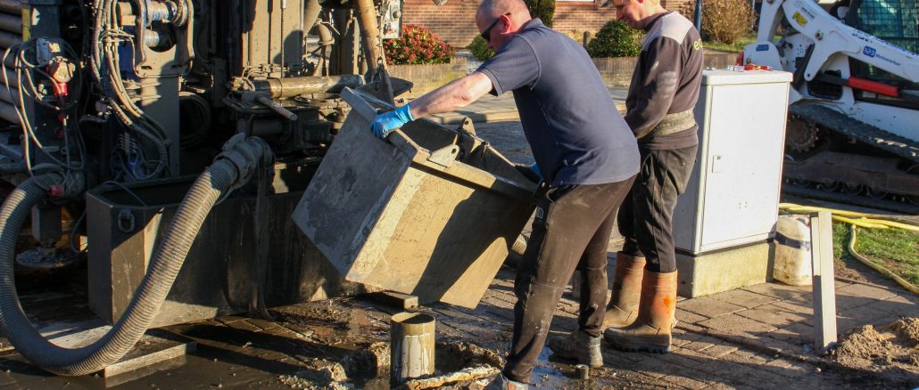 Ontdek wanneer het uitdiepen van een kruipruimte nodig is, hoe het in zijn werk gaat en waarom zuigtechniek een veilige en efficiënte oplossing is.